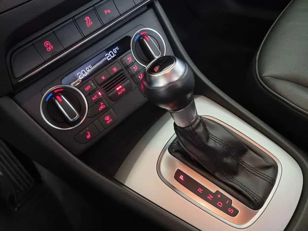 Audi Q3 2.0 TDi S tronic Bi-Xenon Navi Klima Leder 01/2018-photo-16