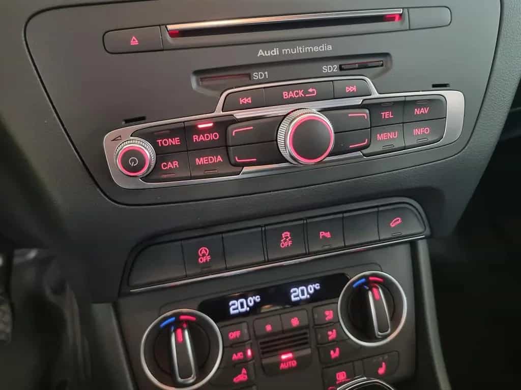 Audi Q3 2.0 TDi S tronic Bi-Xenon Navi Klima Leder 01/2018-photo-17