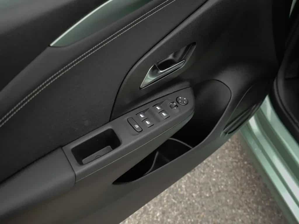 Opel Corsa F YES*Eukalyptus Grün*DAB*KAMERA*SITZHZG 04/2025-photo-14