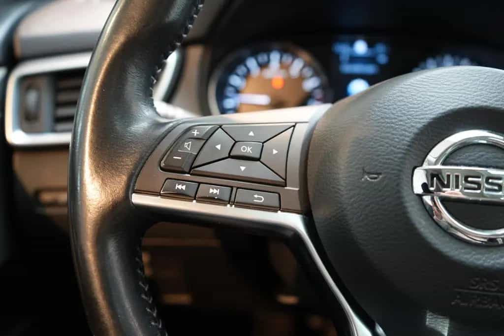Nissan Qashqai 1.6 N-Connecta*LED*Navi*Kamera*Pano* 08/2017-photo-15