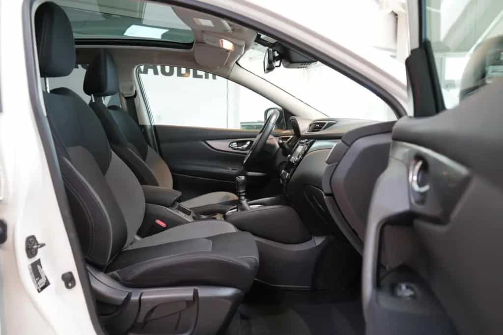 Nissan Qashqai 1.6 N-Connecta*LED*Navi*Kamera*Pano* 08/2017-photo-4