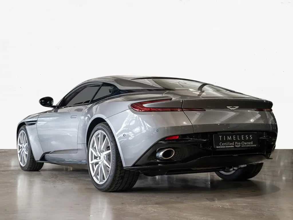 Aston Martin DB11 V8 Coupe Aston Martin Hamburg 07/2020-photo-1