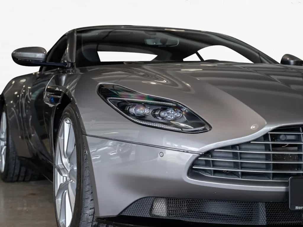 Aston Martin DB11 V8 Coupe Aston Martin Hamburg 07/2020-photo-12