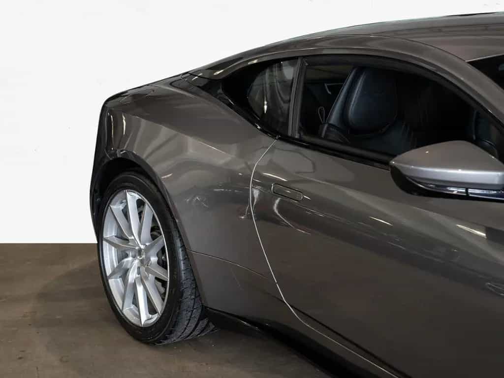 Aston Martin DB11 V8 Coupe Aston Martin Hamburg 07/2020-photo-14