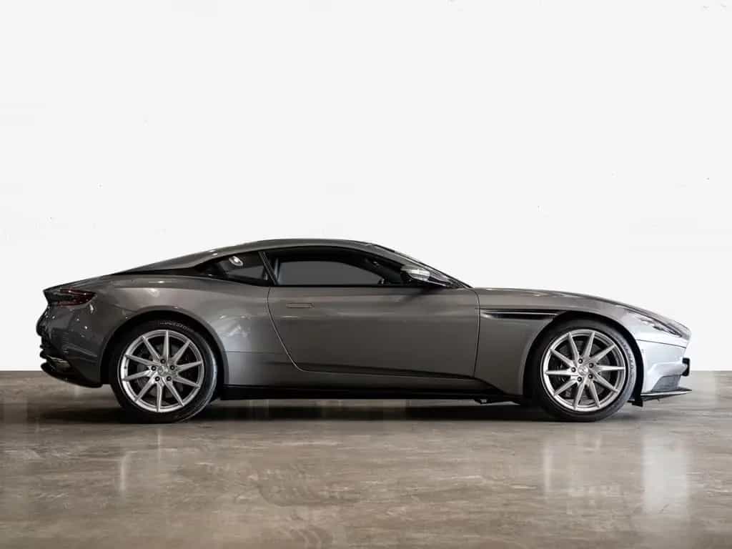 Aston Martin DB11 V8 Coupe Aston Martin Hamburg 07/2020-photo-16