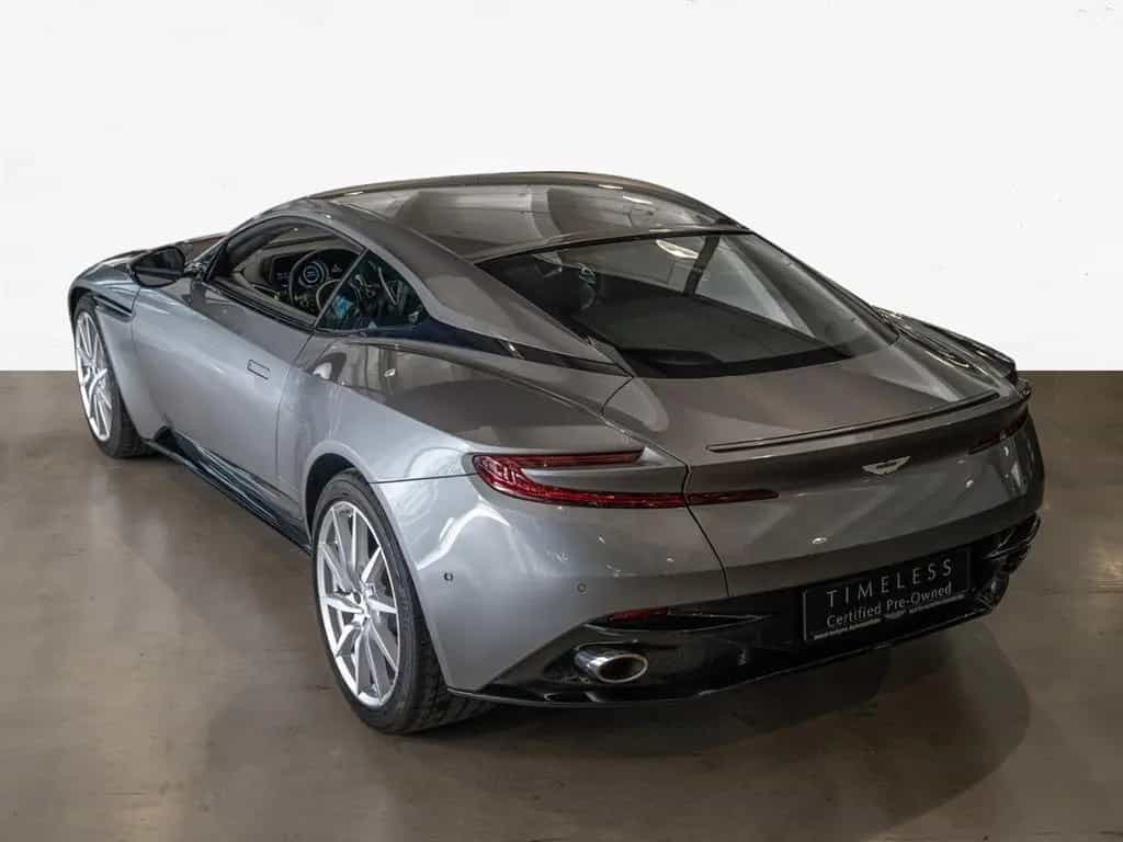 Aston Martin DB11 V8 Coupe Aston Martin Hamburg 07/2020-photo-20