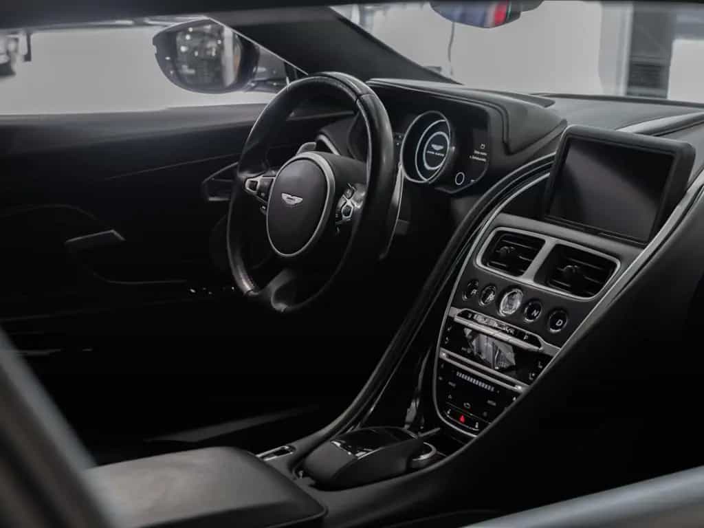 Aston Martin DB11 V8 Coupe Aston Martin Hamburg 07/2020-photo-26