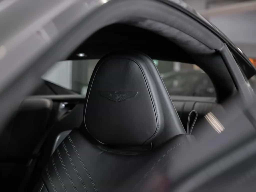 Aston Martin DB11 V8 Coupe Aston Martin Hamburg 07/2020-photo-4