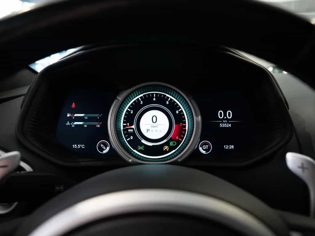 Aston Martin DB11 V8 Coupe Aston Martin Hamburg 07/2020-photo-5
