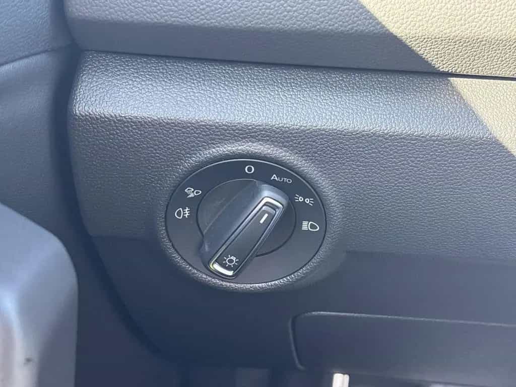 Volkswagen T-Roc R-Line 1.5 TSI DSG Matrix+Rückfahrk.+Navi+ 02/2026-photo-17