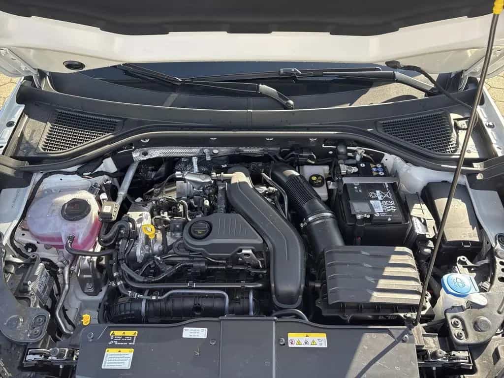 Volkswagen T-Roc R-Line 1.5 TSI DSG Matrix+Rückfahrk.+Navi+ 02/2026-photo-21
