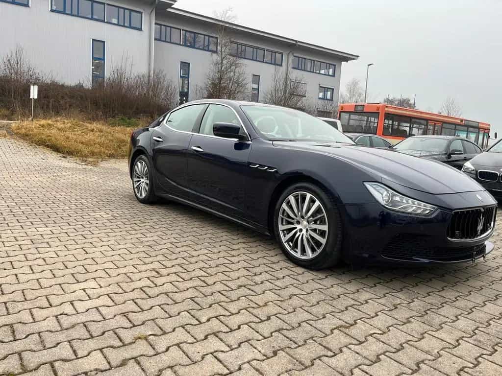 Maserati Ghibli SQ4 Aut-Navi-Kamera-Schieb-8xBereifung 06/2015-photo-1