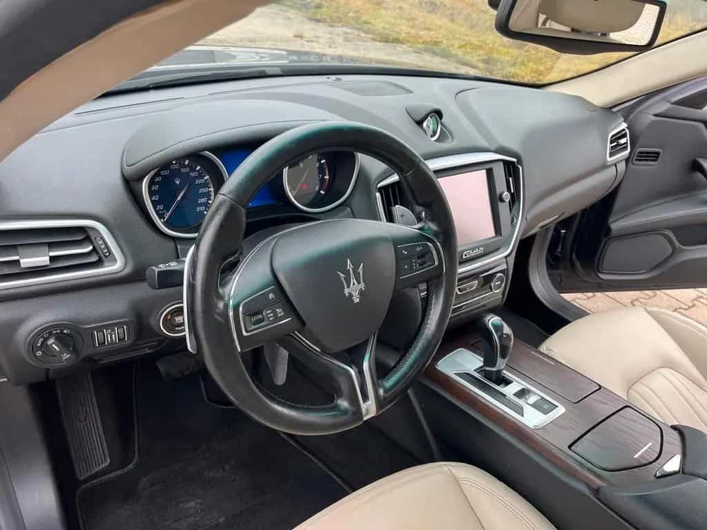 Maserati Ghibli SQ4 Aut-Navi-Kamera-Schieb-8xBereifung 06/2015-photo-11