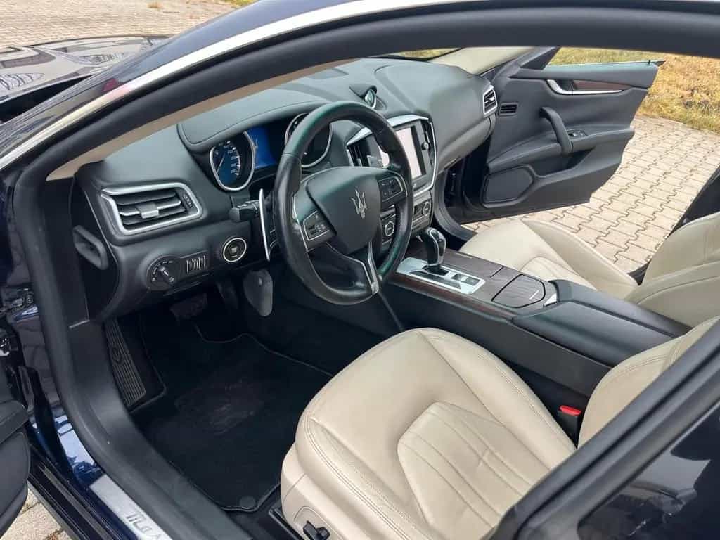 Maserati Ghibli SQ4 Aut-Navi-Kamera-Schieb-8xBereifung 06/2015-photo-12