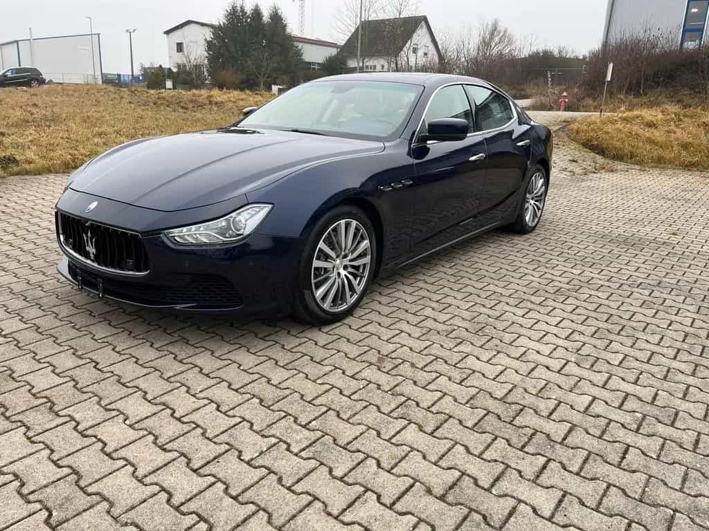 Maserati Ghibli SQ4 Aut-Navi-Kamera-Schieb-8xBereifung 06/2015-photo-2