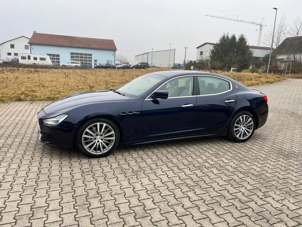 Maserati Ghibli SQ4 Aut-Navi-Kamera-Schieb-8xBereifung 06/2015-photo-3