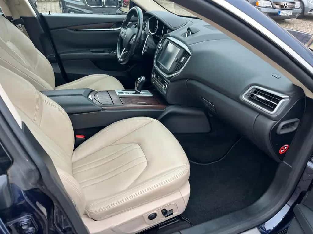 Maserati Ghibli SQ4 Aut-Navi-Kamera-Schieb-8xBereifung 06/2015-photo-9