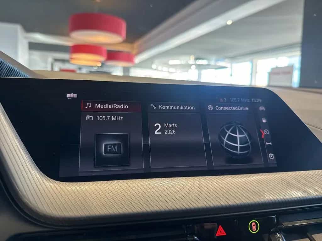 BMW 1 Series 118i Limousine Sport Line AHK+LED+Virtual+PDC+LM 03/2020-photo-15