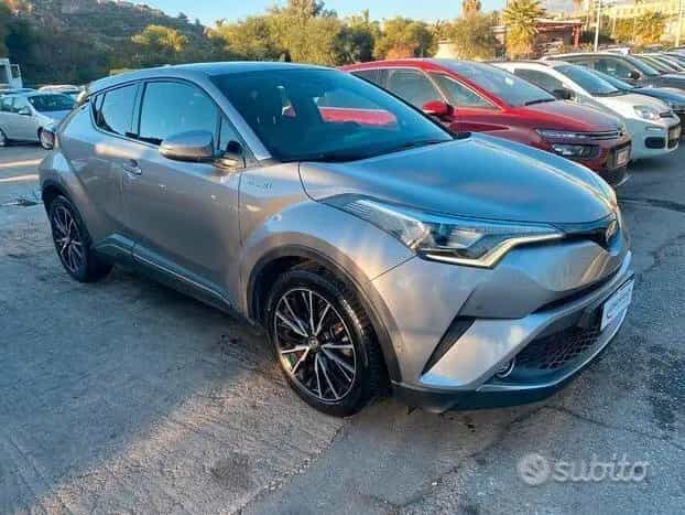 Toyota C-HR ibrida 12/2017-photo-0