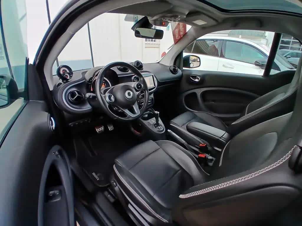 Smart ForTwo BRABUS Xclusive 122PS Panorama_Leder_Ambiente_ 06/2019-photo-10