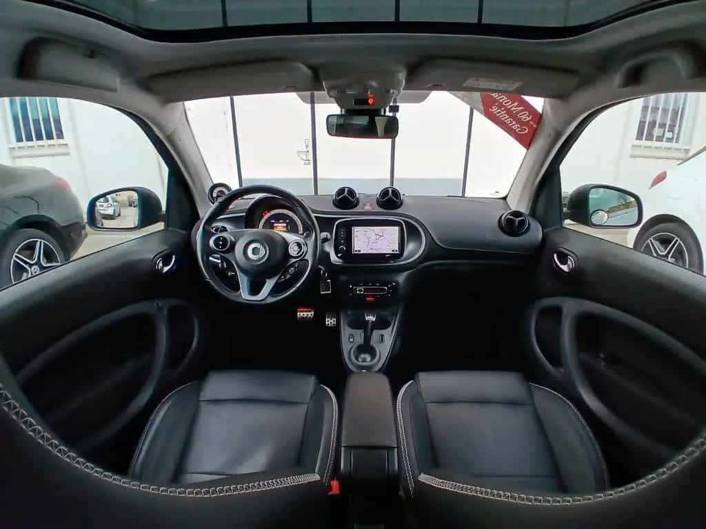 Smart ForTwo BRABUS Xclusive 122PS Panorama_Leder_Ambiente_ 06/2019-photo-16