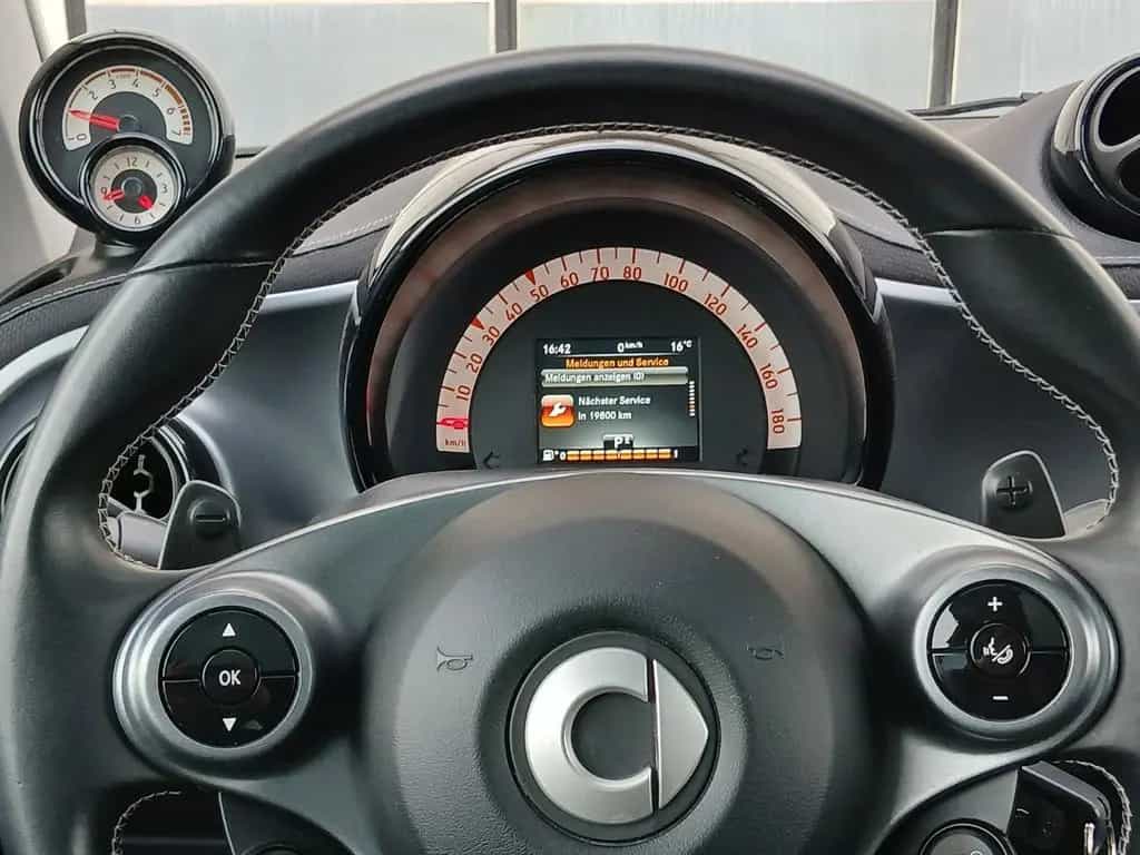 Smart ForTwo BRABUS Xclusive 122PS Panorama_Leder_Ambiente_ 06/2019-photo-19