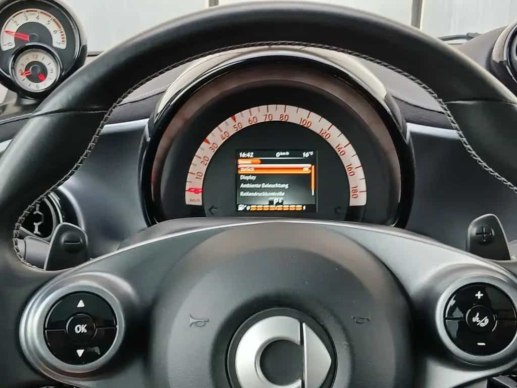 Smart ForTwo BRABUS Xclusive 122PS Panorama_Leder_Ambiente_ 06/2019-photo-20