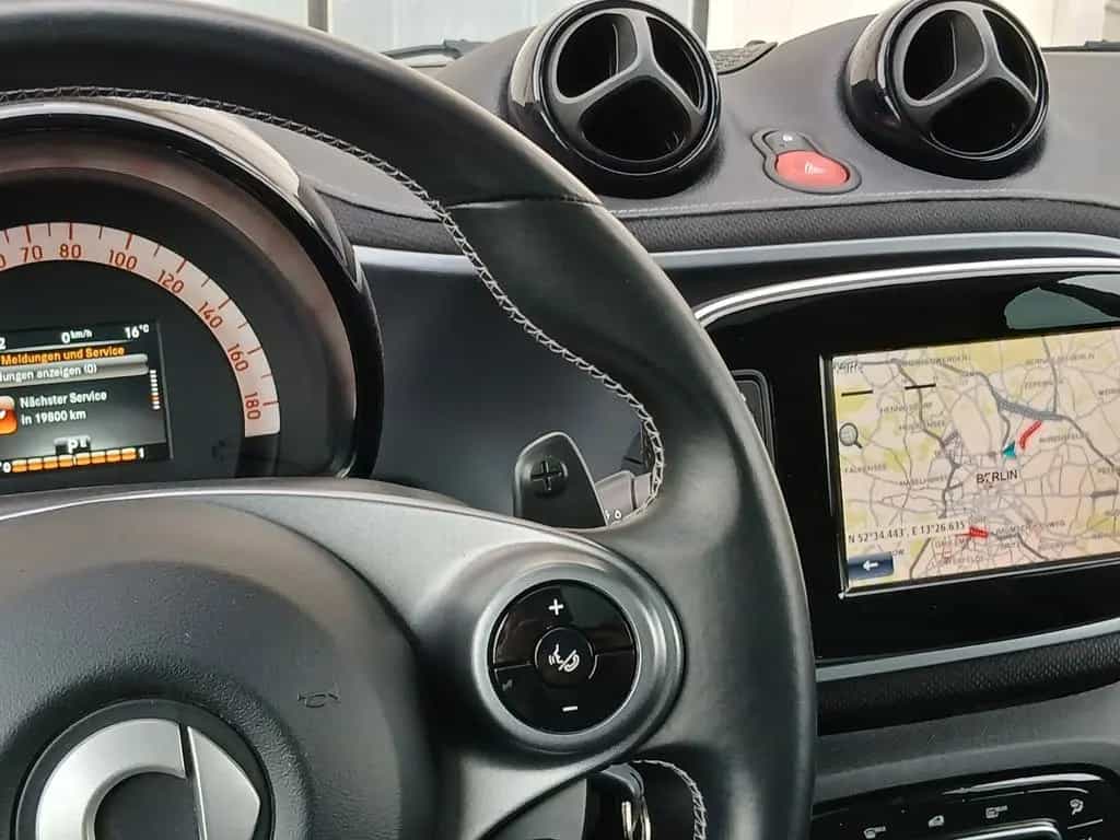 Smart ForTwo BRABUS Xclusive 122PS Panorama_Leder_Ambiente_ 06/2019-photo-24