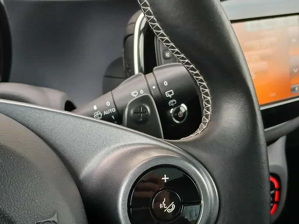 Smart ForTwo BRABUS Xclusive 122PS Panorama_Leder_Ambiente_ 06/2019-photo-26