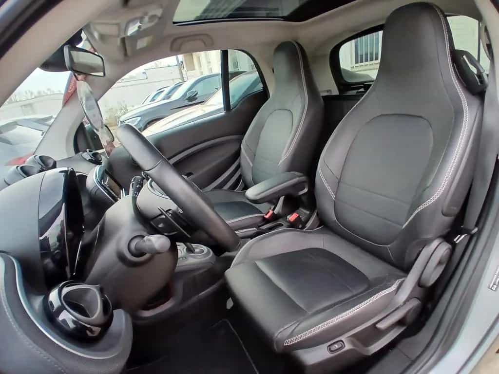 Smart ForTwo BRABUS Xclusive 122PS Panorama_Leder_Ambiente_ 06/2019-photo-9