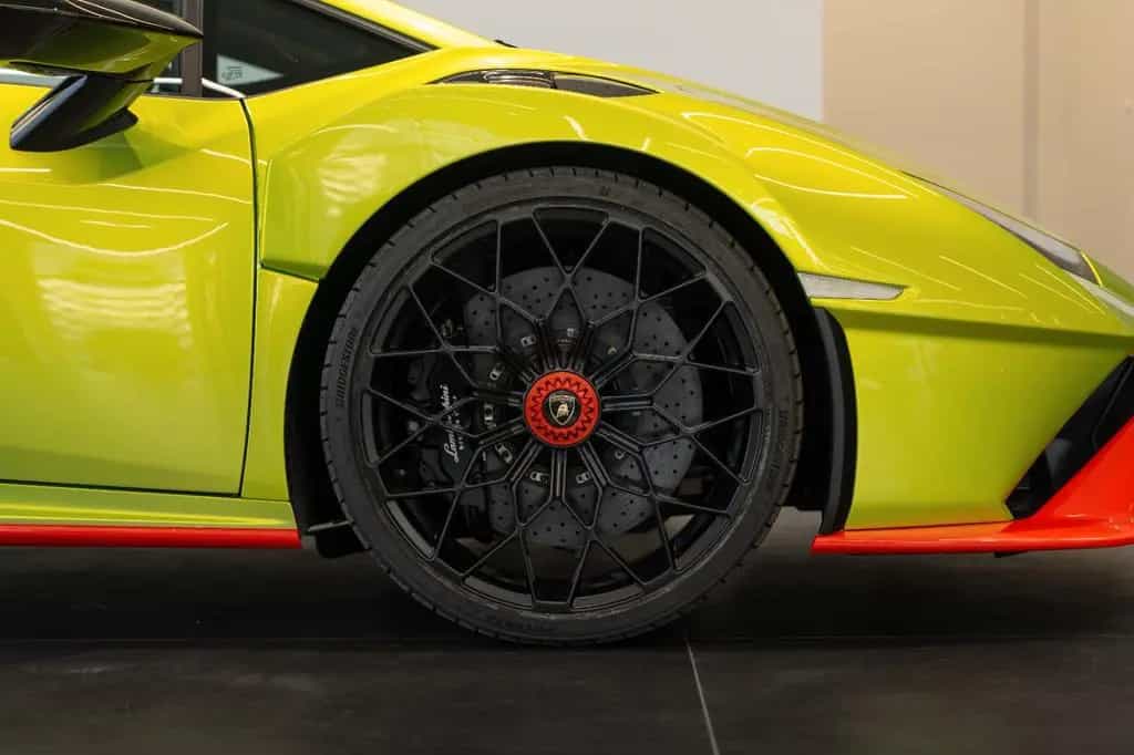 Lamborghini Huracán STO 02/2026-photo-8