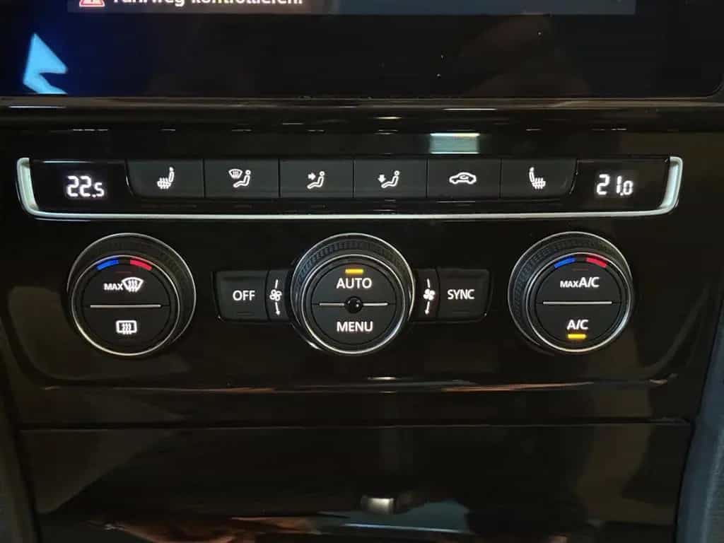 Volkswagen Golf VII Highline Navi*AAC*LED*ACC*Massage*SHZ*1 01/2020-photo-14