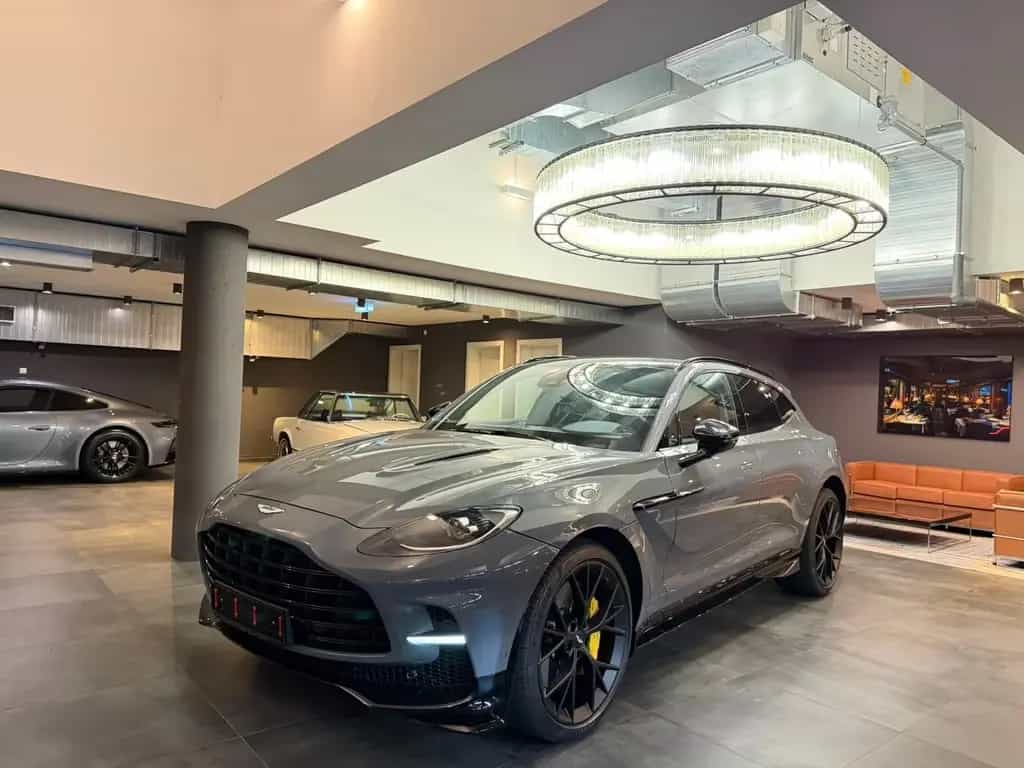Aston Martin DBX 707  F1  2025 FACELIFT BOWERS & WILKENS/ NEU 03/2026-photo-0