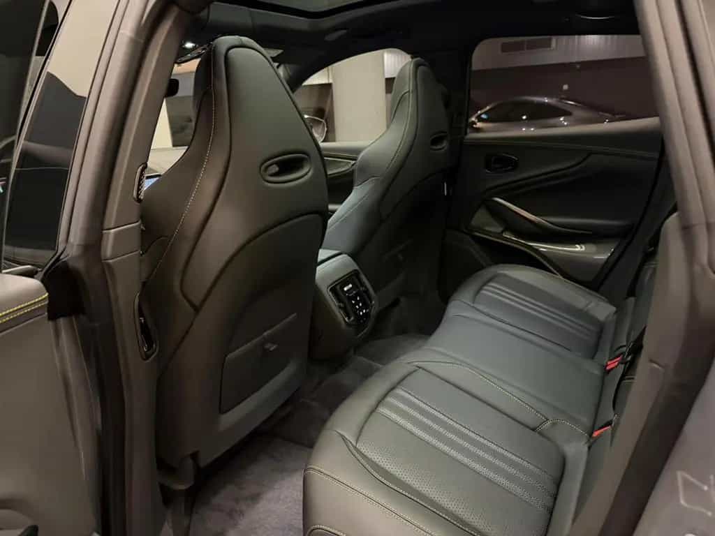 Aston Martin DBX 707  F1  2025 FACELIFT BOWERS & WILKENS/ NEU 03/2026-photo-11