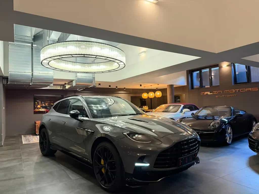 Aston Martin DBX 707  F1  2025 FACELIFT BOWERS & WILKENS/ NEU 03/2026-photo-4