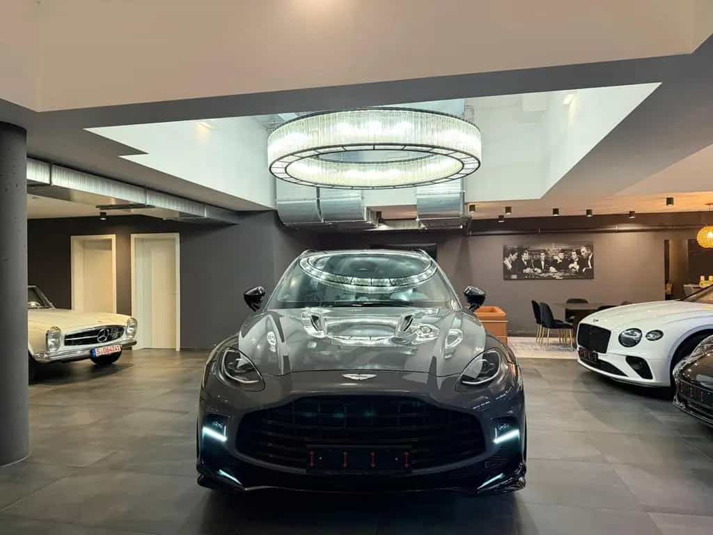 Aston Martin DBX 707  F1  2025 FACELIFT BOWERS & WILKENS/ NEU 03/2026-photo-5