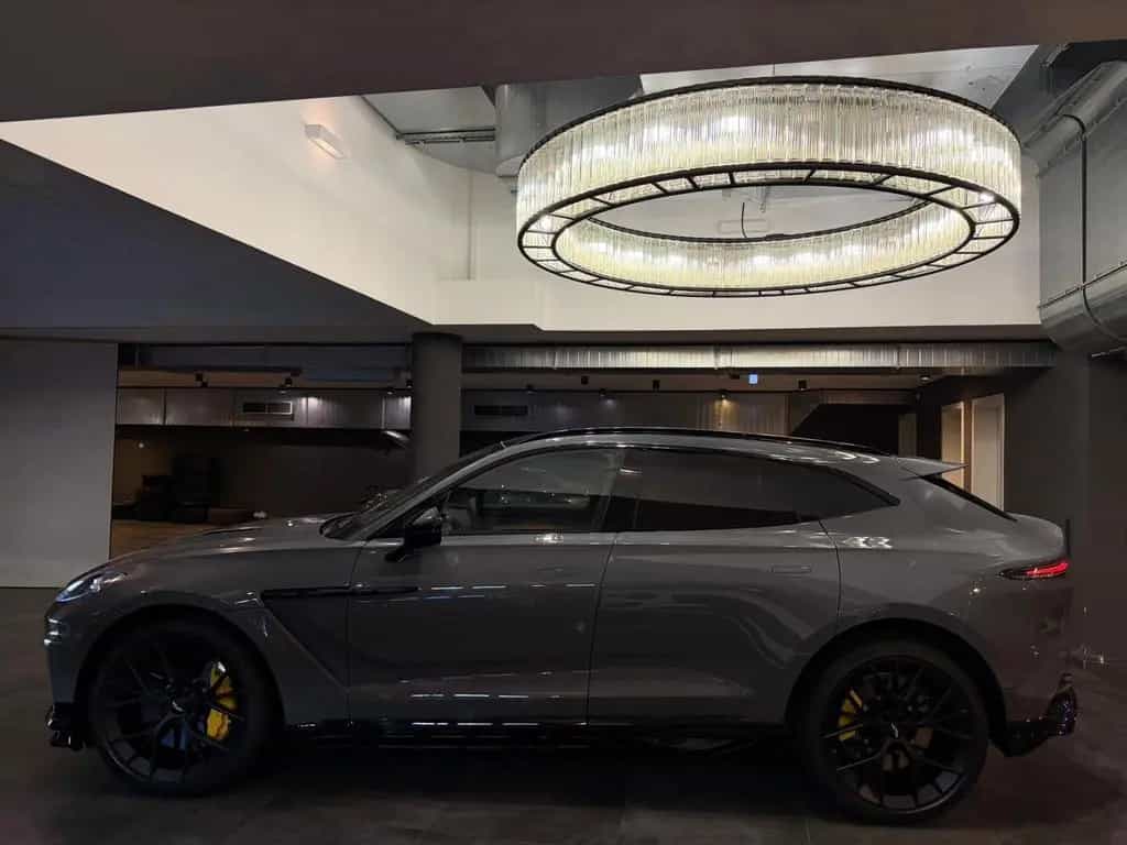 Aston Martin DBX 707  F1  2025 FACELIFT BOWERS & WILKENS/ NEU 03/2026-photo-7