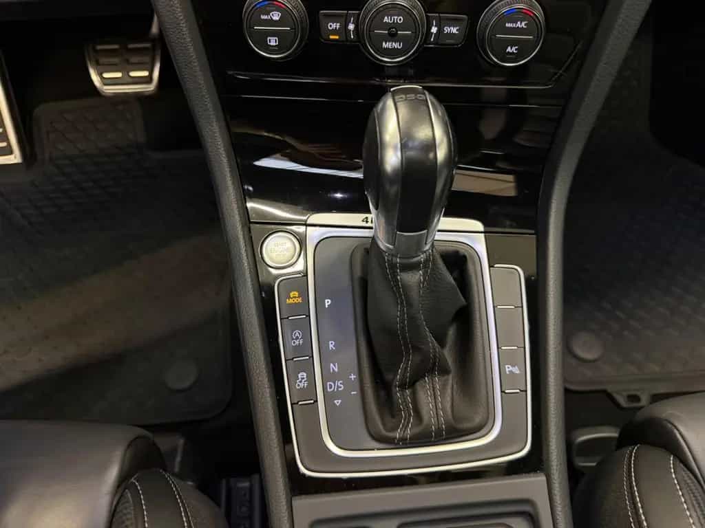 Volkswagen Golf VII Variant R BMT4Motion/Kamera/Pano/Allrad 06/2015-photo-20