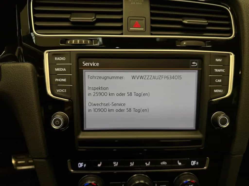 Volkswagen Golf VII Variant R BMT4Motion/Kamera/Pano/Allrad 06/2015-photo-23