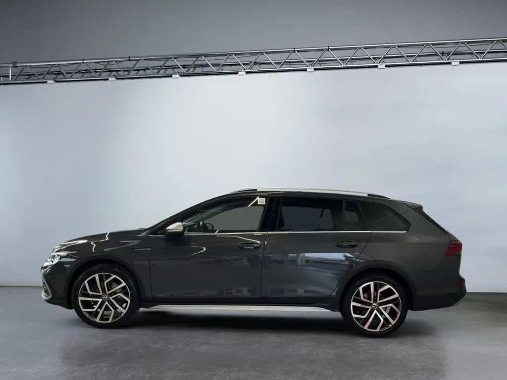 Volkswagen Golf VIII Variant Alltrack 2.0 TDI DSG 4x4 ACC 12/2021-photo-2