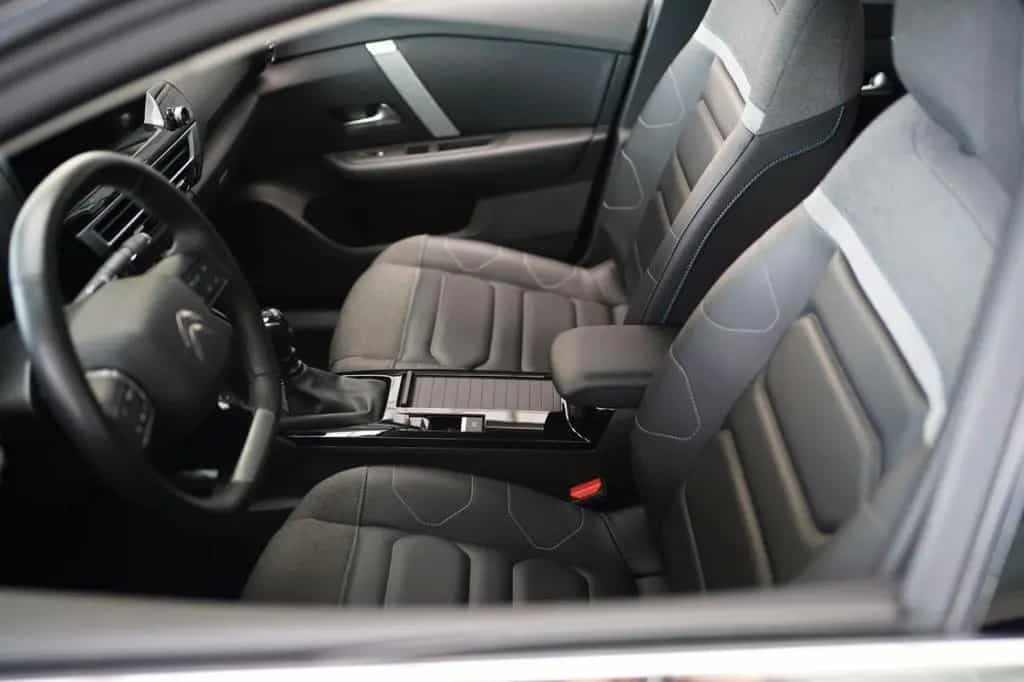 Citroën C4 PureTech 130 Shine Anhängerkupplung Allwetter 09/2021-photo-3