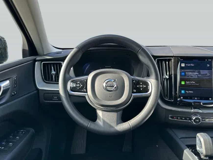 Volvo XC60 B4 D Plus Dark 12/2022-photo-16