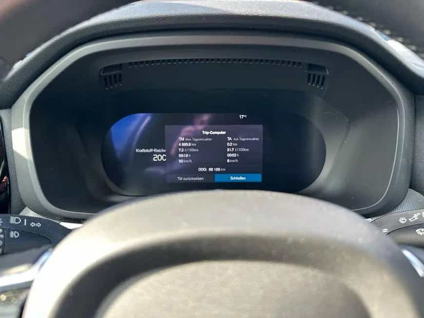 Volvo XC60 B4 D Plus Dark 12/2022-photo-17