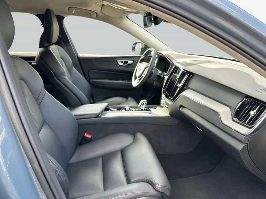 Volvo XC60 B4 D AWD Plus Dark 12/2022-photo-12