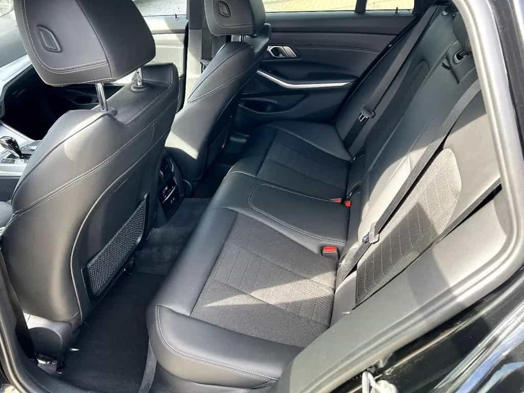 BMW 320 d Touring Sport Line *LED Navi Sitzh. ACC DAB 06/2022-photo-12
