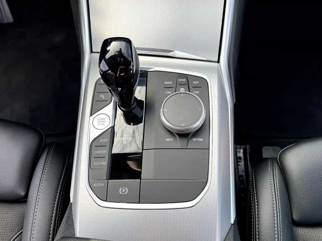 BMW 320 d Touring Sport Line *LED Navi Sitzh. ACC DAB 06/2022-photo-23