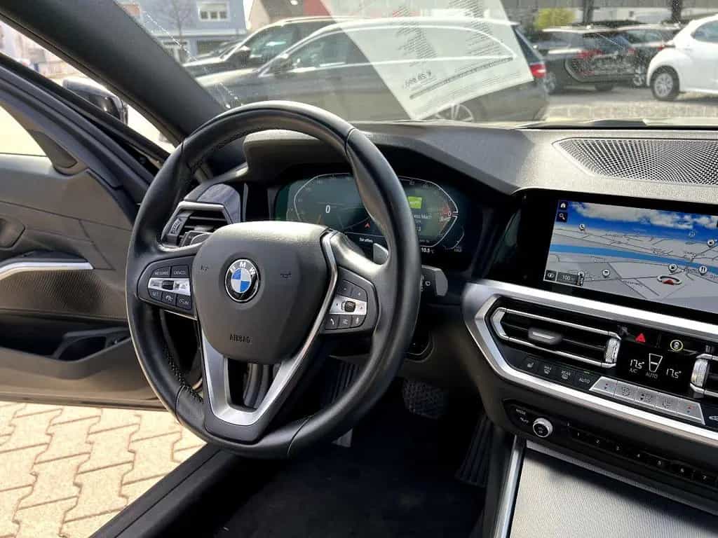 BMW 320 d Touring Sport Line *LED Navi Sitzh. ACC DAB 06/2022-photo-26