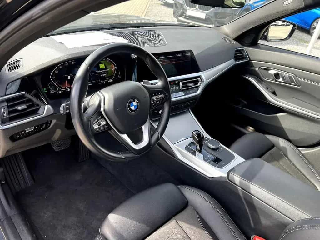 BMW 320 d Touring Sport Line *LED Navi Sitzh. ACC DAB 06/2022-photo-9