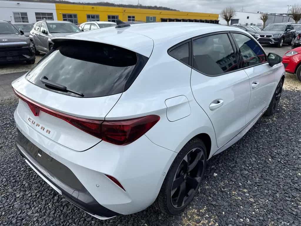 Cupra Leon 1.5 eTSI DSG NAVI INTELLIGENT DRIVE ACC ... 02/2026-photo-4