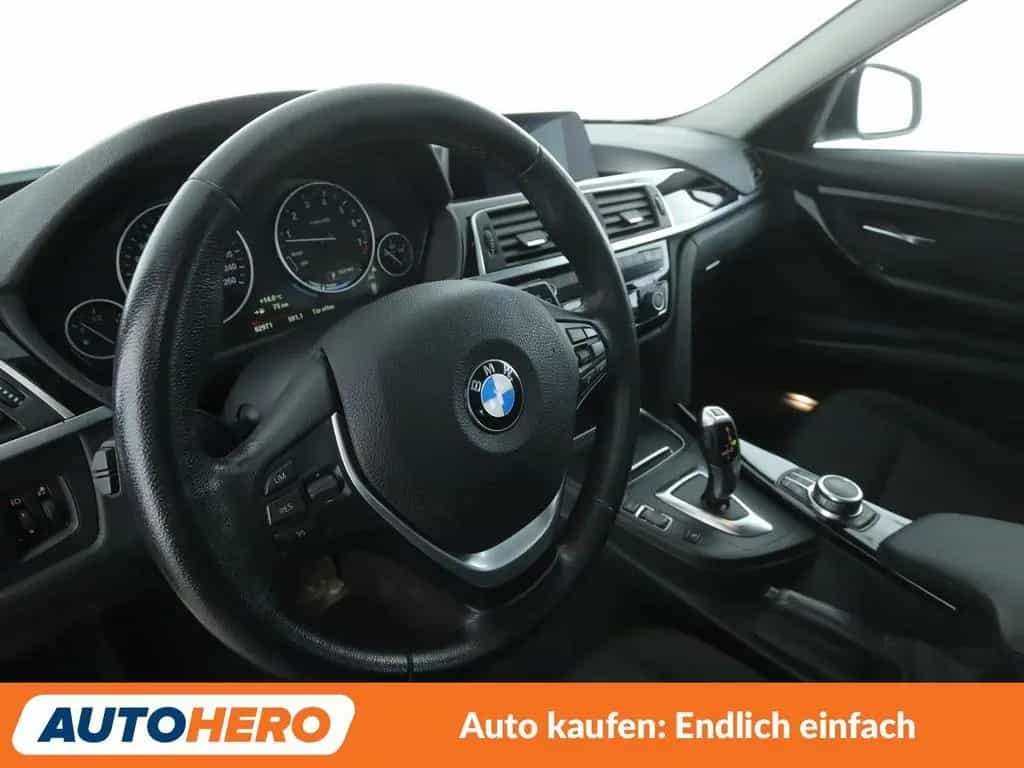BMW 3 Series 320i Advantage Aut.*NAVI*LED*PDC*SHZ*TEMPO* 09/2018-photo-10